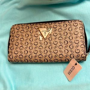 Guess Wallet, BNWT